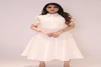 فستان جبير مزين بورود بياقة قلاب