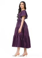 فستان ميدي سادة بأكمام مميزة