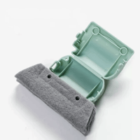 أداة تنظيف الأماكن الصعبه متعددة الاستخدامات