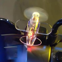 لعبة طائرة ديكورية بمروحة تعمل بالطاقة الذاتية وإض...