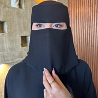 نقاب ربع خط طويل مبطن رمادي فاتح