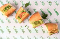 ساندوتش دجاج مع صوص الرانش بخبز البريوش الطازج