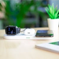 قاعدة شحن لاسلكي 4 في 1 برودو