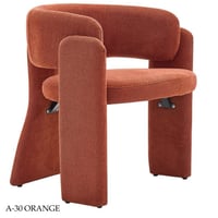 كرسي عدة ألوان