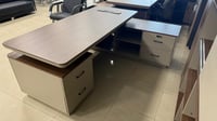 مكتب مدراء 200و240سم مع دولاب وطاولة