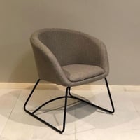 كرسي قماش بني