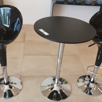 طقم طاولة وكرسيين بار