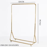 علاقه ملابس وعبايات عدة الوان