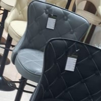 كرسي بار جلد مودرن عدة الوان