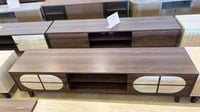 طاولات تلفزيون 160و180 سم عدة الوان