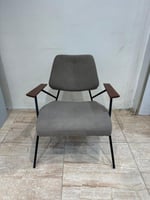 كراسي مودرن عدة الوان