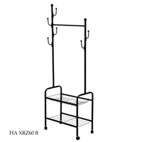 علاقة ملابس عدة موديلات