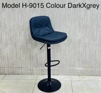 كرسي بار عدة ألوان