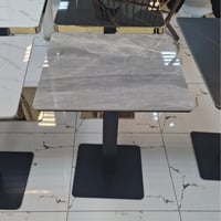 طاولة بورسلان عدة ألوان