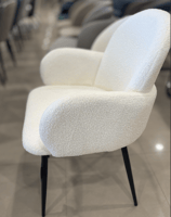 كرسي فرو لون أبيض