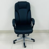 كرسي دوار جلد فخم لون أسود