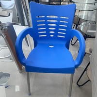 كراسي فايبر عدة الوان