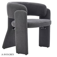 كرسي عدة ألوان