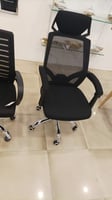 كرسي مكتب أسود
