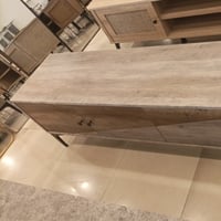 طاولة تلفزيون مقاس 180 سم