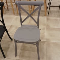 كرسي داخلي وخارجي يتحمل الحرارة والامطار