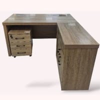 مكتب مع سكرتاريه عدة مقاسات