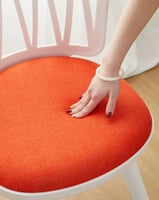 كرسي عدة ألوان