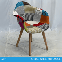 كرسي قماش ملون أرجل خشبي