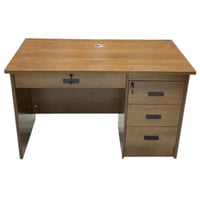 مكتب مع ادراج عدة مقاسات عدة الوان