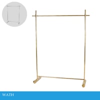 علاقه ملابس وعبايات عدة الوان