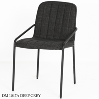 كرسي عدة ألوان