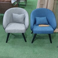 كرسي قماش لون ازرق بحواف سوداء