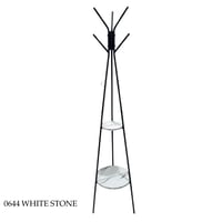 علاقة ملابس عدة الوان