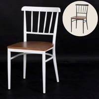 كرسي عدة ألوان