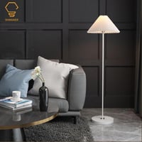 إنارة طويلة لون أبيض