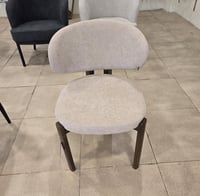 كرسي كوفي وطعام مودرن