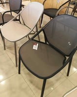 كرسي خارجي عدة ألوان