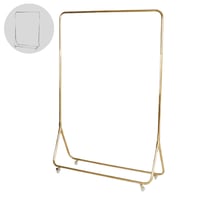 علاقه ملابس وعبايات عدة الوان