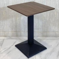 طاولة كوفي مربعة لون خشبي غامق