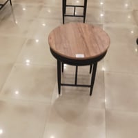 طاولة دائرية جودة عالية لون بني فاتح