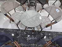 كرسي حديقة بيج يتحمل الحرارة والامطار