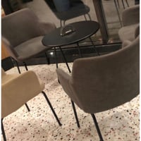 كرسي لون بيج