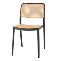 كرسي لون أسود