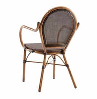 طقم طاولة وكرسيين تتحمل الحرارة والامطار