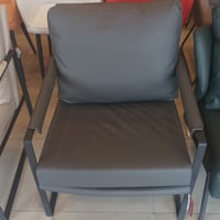 كرسي جلد حجم كبير لون رصاصي