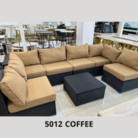 جلسة خارجية مكونة من 6 مقاعد وطاولة صناعية لون كوف...