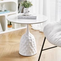 طاولة لون أبيض