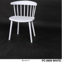 كرسي أبيض داخلي وخارجي يتحمل الحرارة والامطار