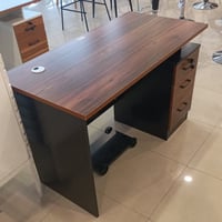 مكتب عمل ودراسة لون خشبي واسود