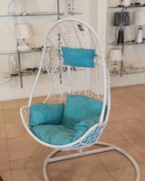 مرجيحة لون ابيض كبير جداً